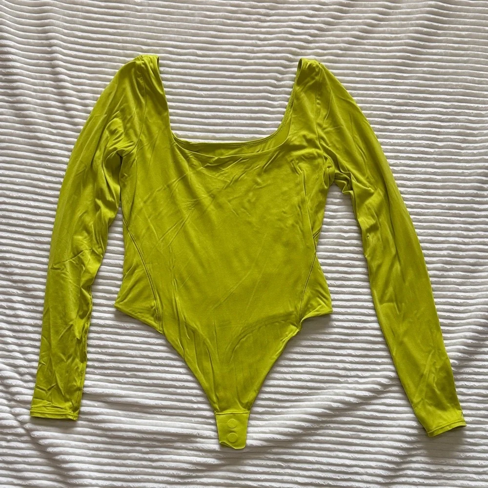 Lululemon Wundermost Ultra-Soft Nulu Square-Neck Long-Sleeve Bodysuit Lichen Lim - Picture 5 of 12
